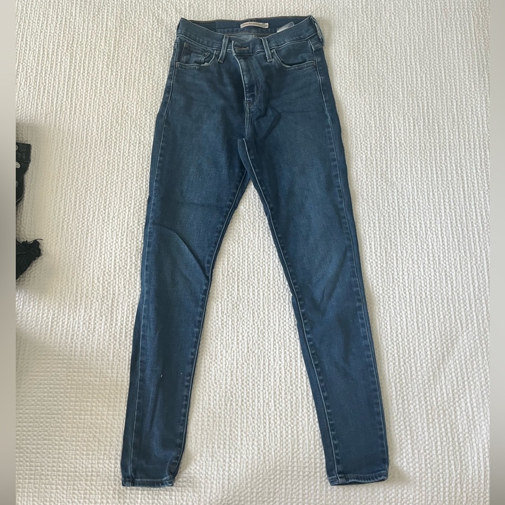 Levi’s 721 high rise skinny jeans